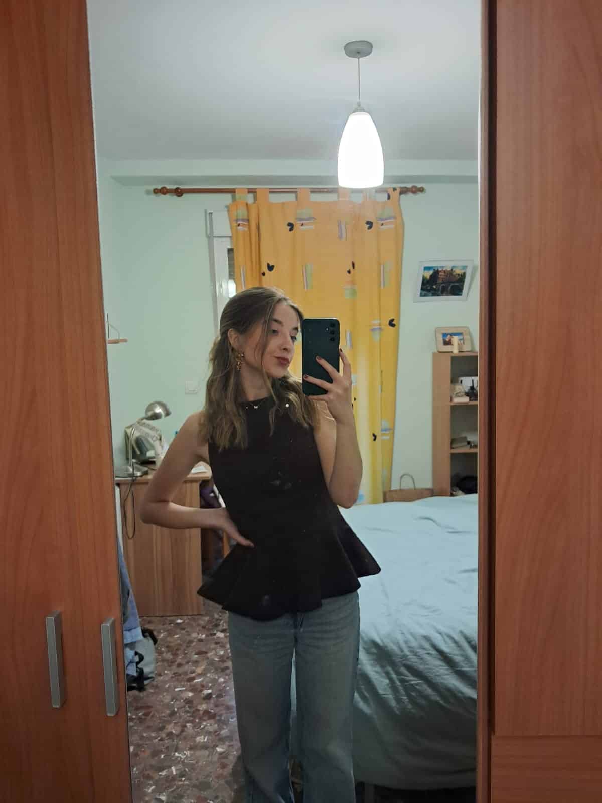 Arreglos de ropa en Sevilla 2 Arreglos de ropa express en Sevilla - Cliente satisfecha